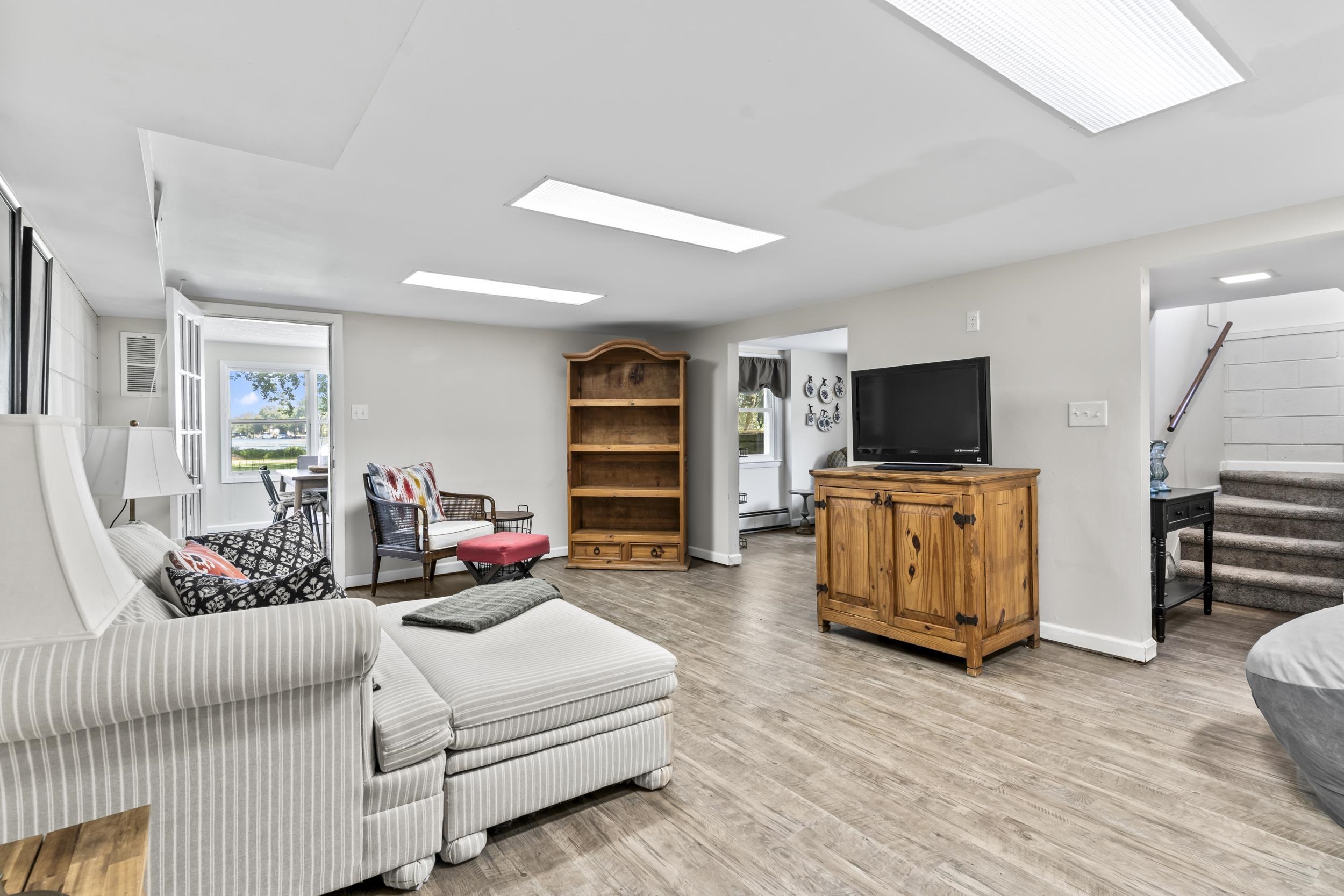 5984 Lake Road Oshkosh, WI 54902 - Photo 18 of 33