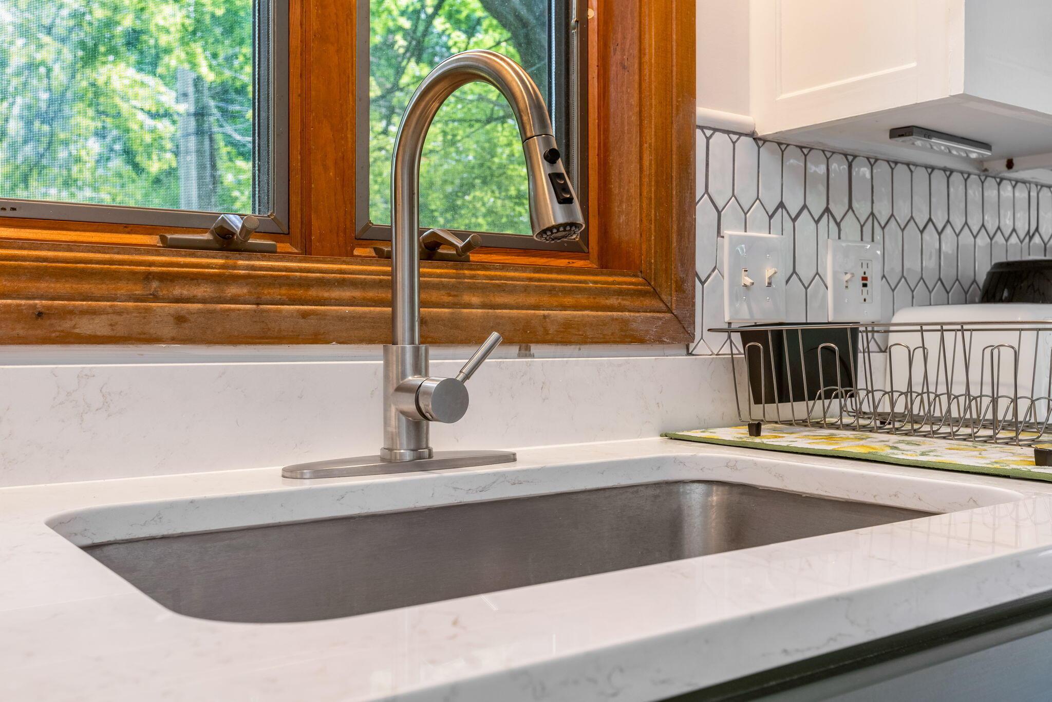 3100 Schwartz Road Columbus, OH 43232 - Photo 19 of 55 Deep Sink