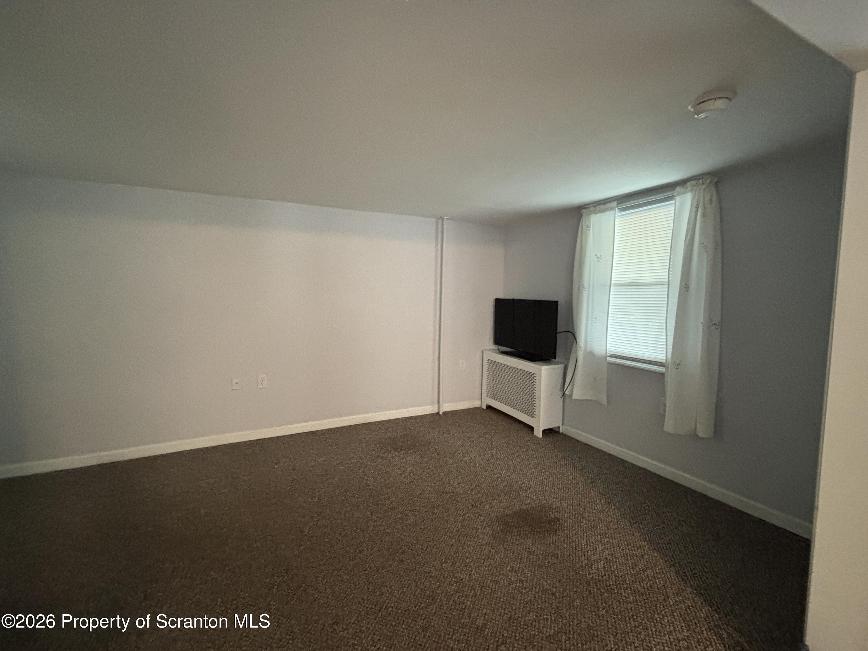 619 Hemlock Street Scranton, PA 18505 - Photo 6 of 26 IMG_9608