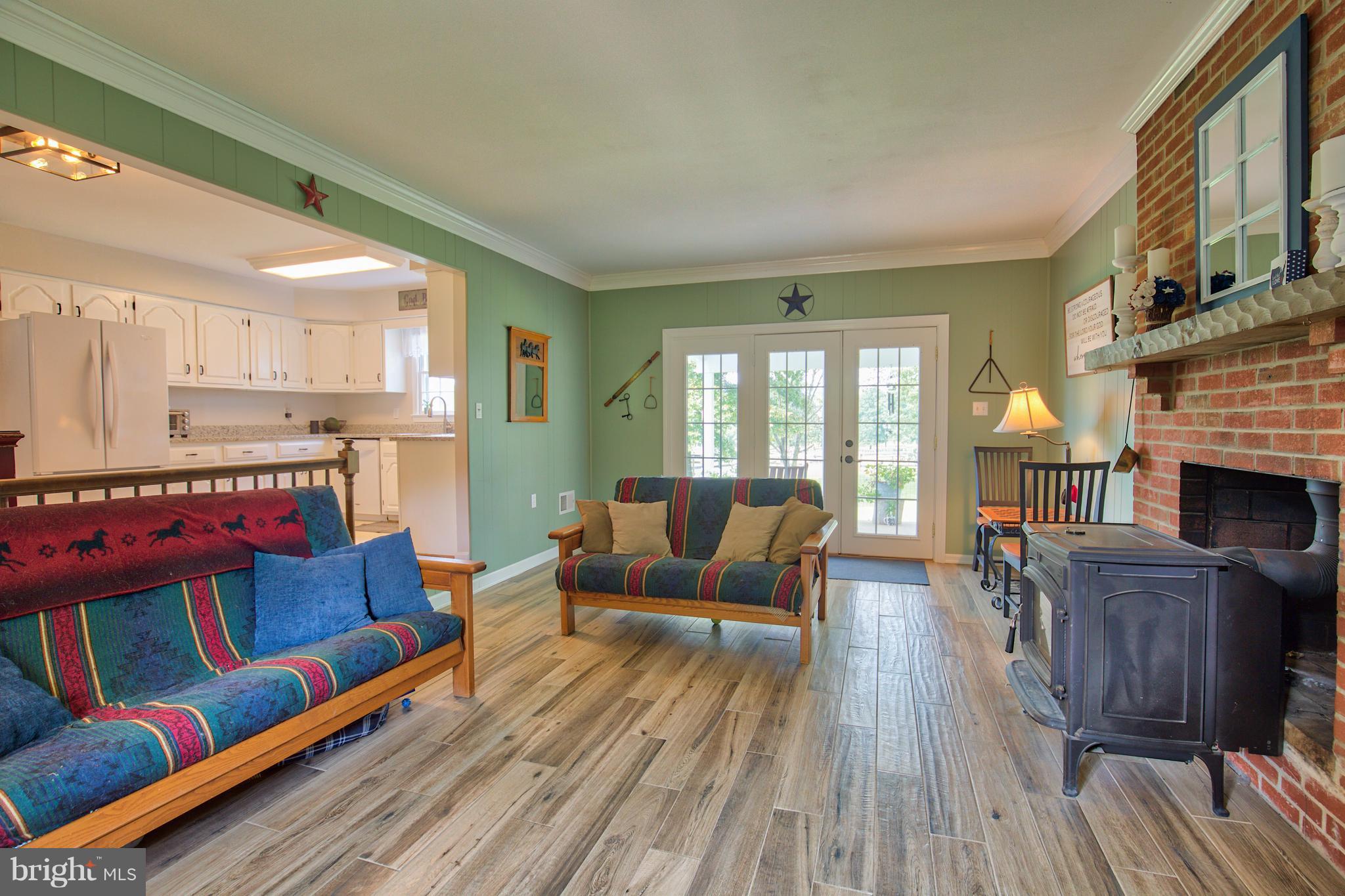 18825 Airmont Road Purcellville, VA 20132 - Photo 11 of 34 Family Room