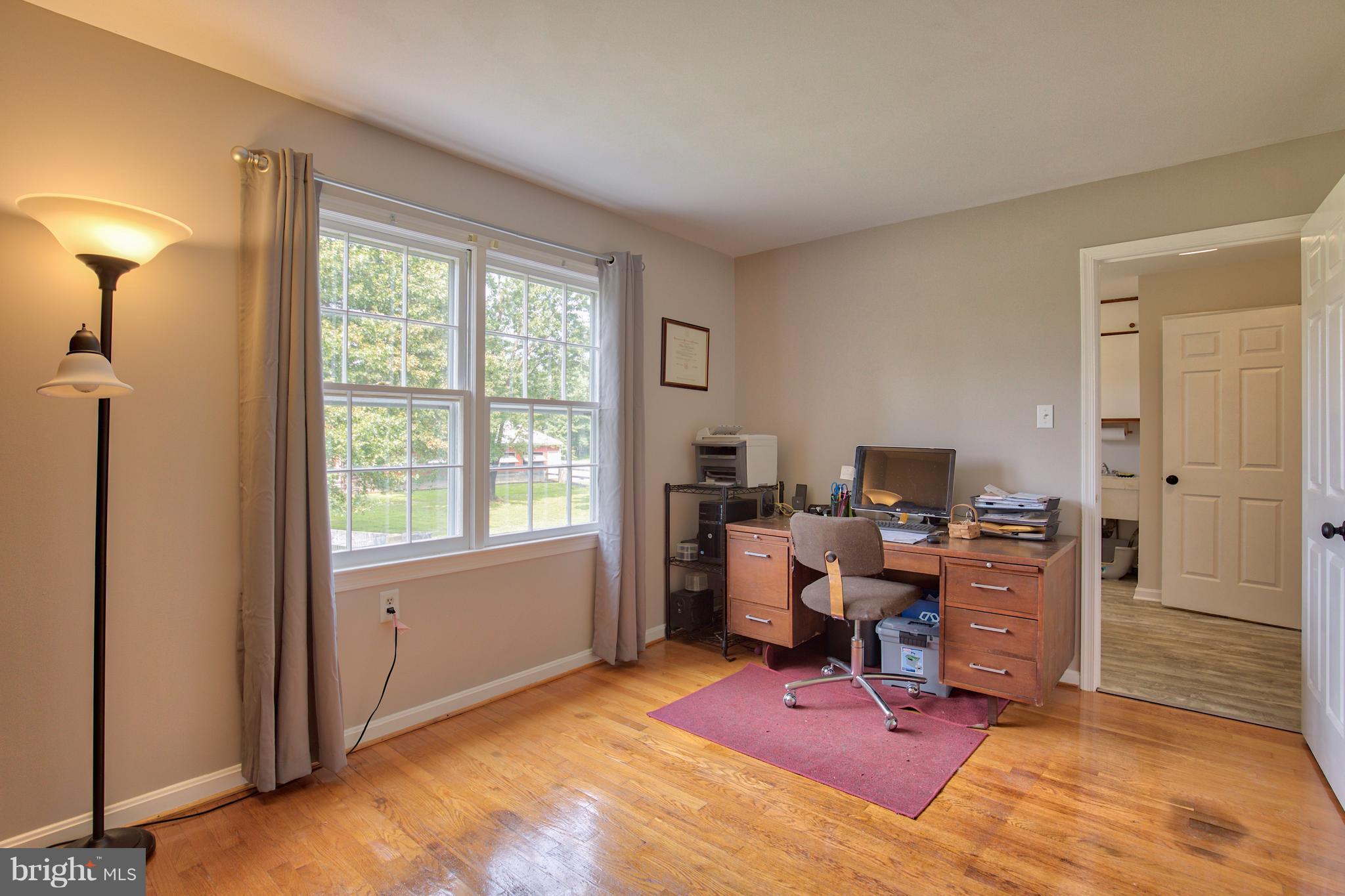 18825 Airmont Road Purcellville, VA 20132 - Photo 13 of 34 Office