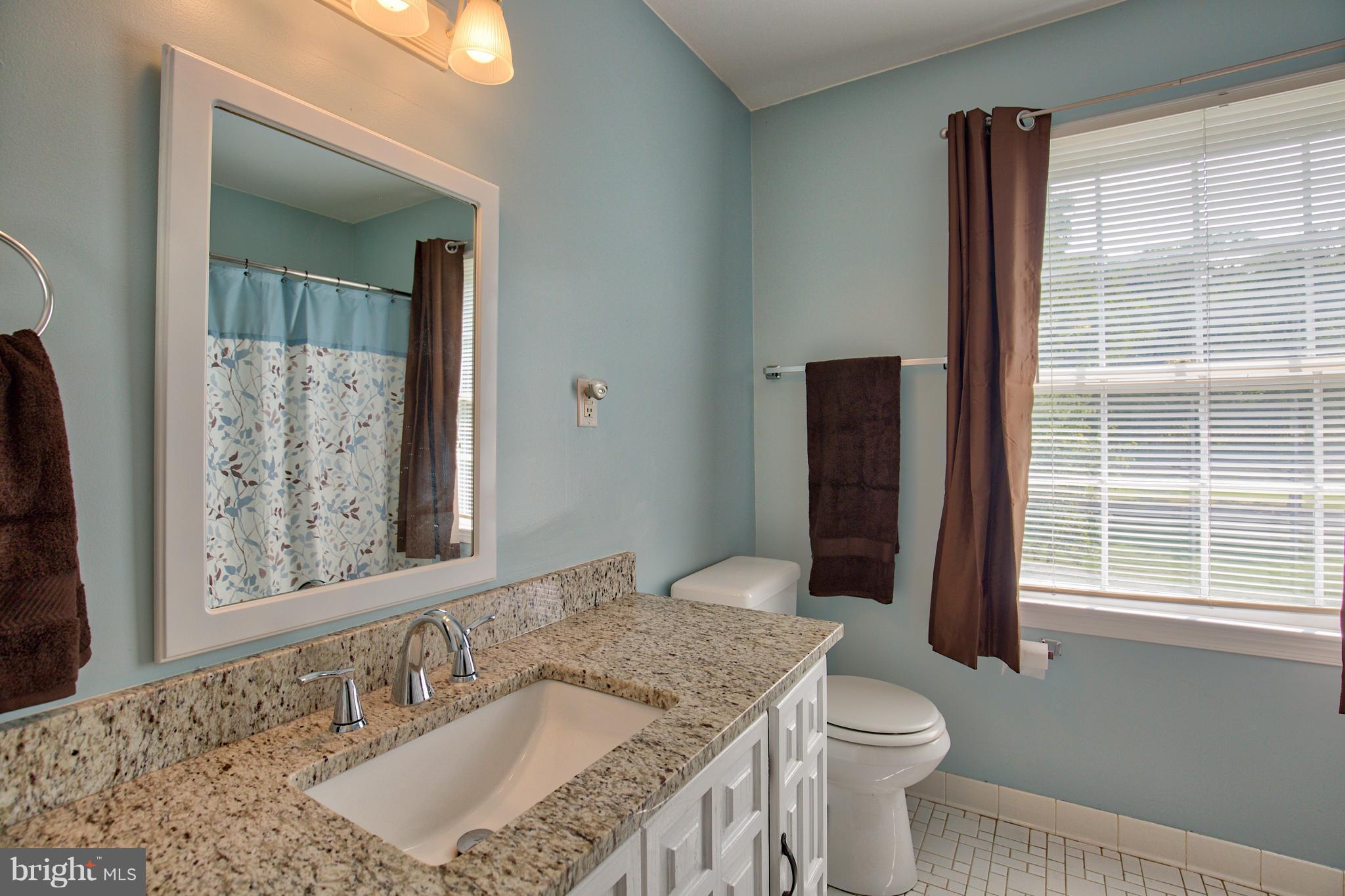 18825 Airmont Road Purcellville, VA 20132 - Photo 20 of 34 Bath