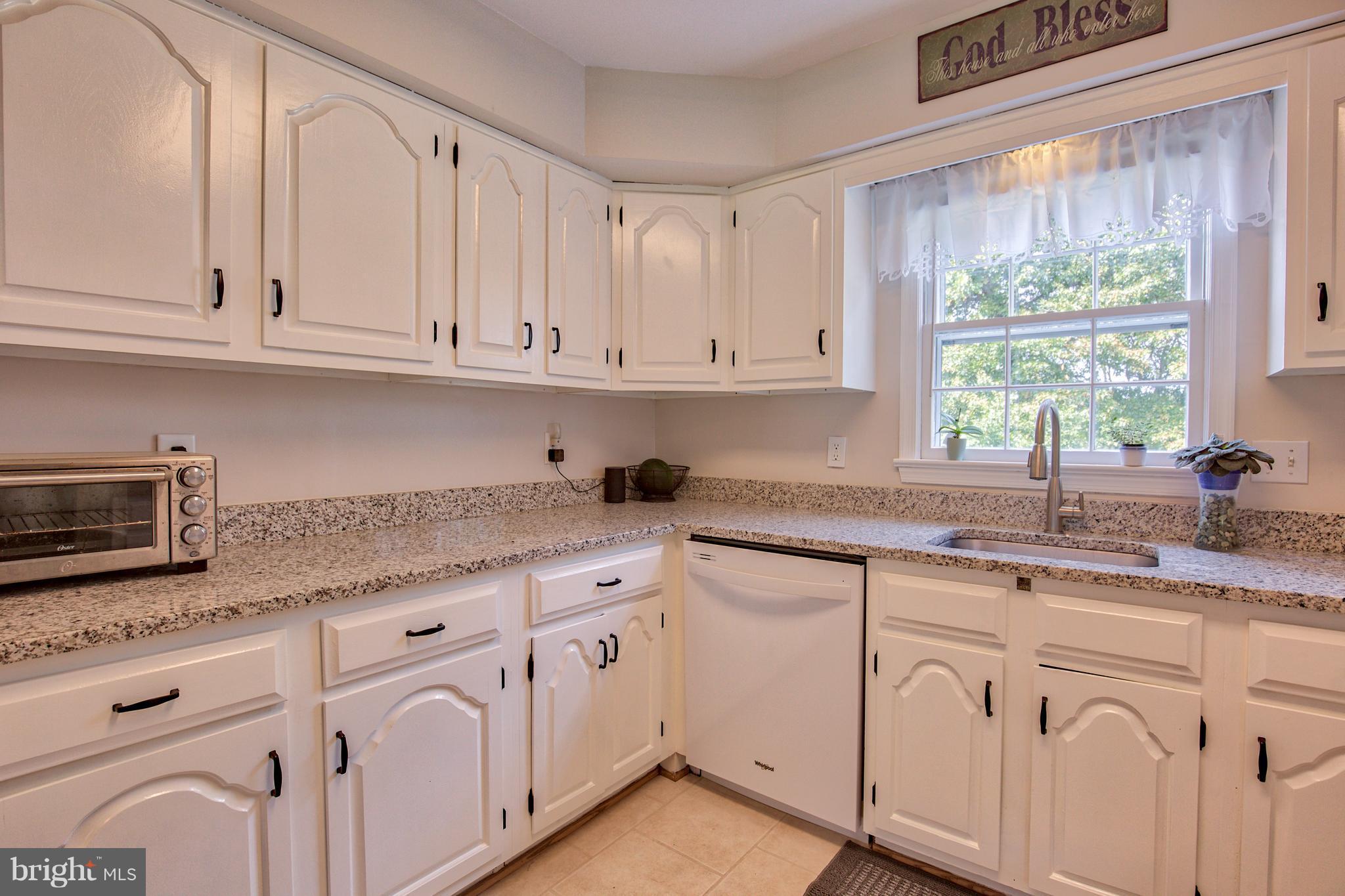 18825 Airmont Road Purcellville, VA 20132 - Photo 3 of 34 Kitchen