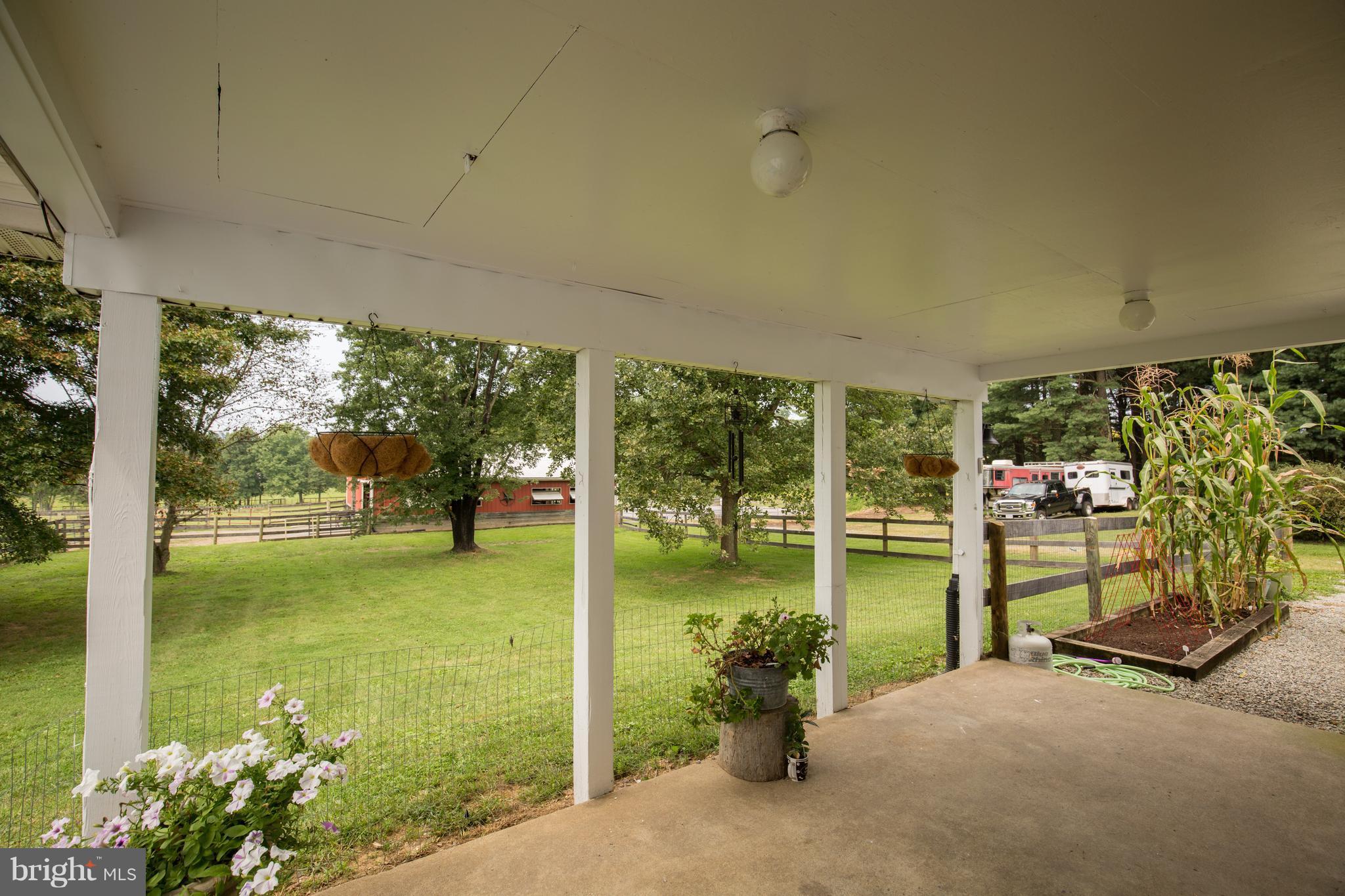 18825 Airmont Road Purcellville, VA 20132 - Photo 22 of 34 Porch