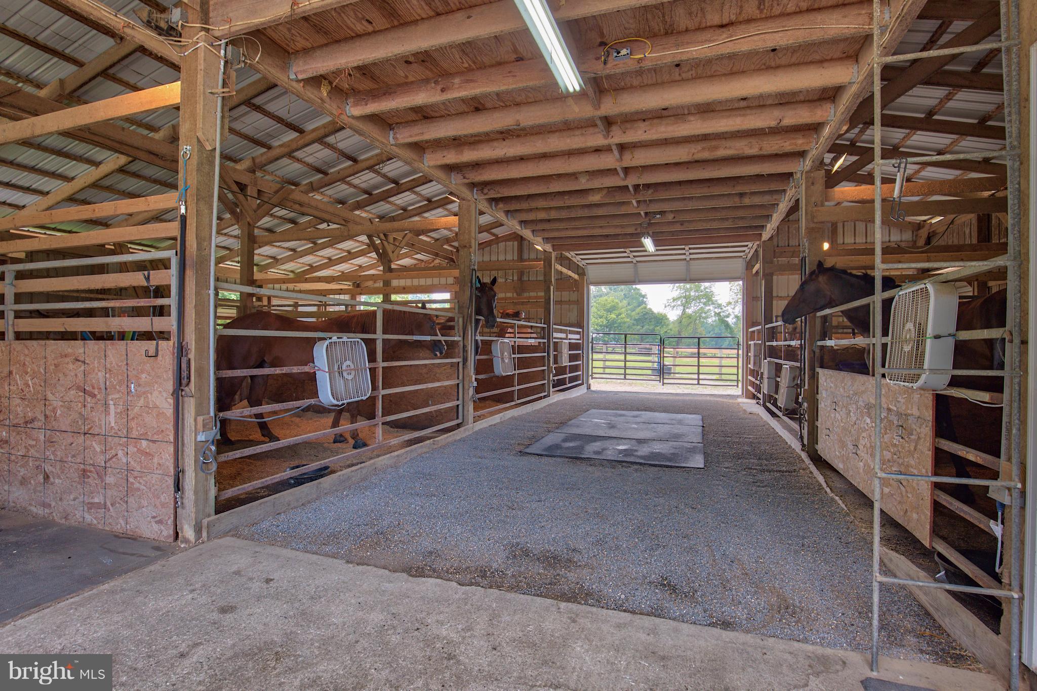 18825 Airmont Road Purcellville, VA 20132 - Photo 27 of 34 5 Stall Stable