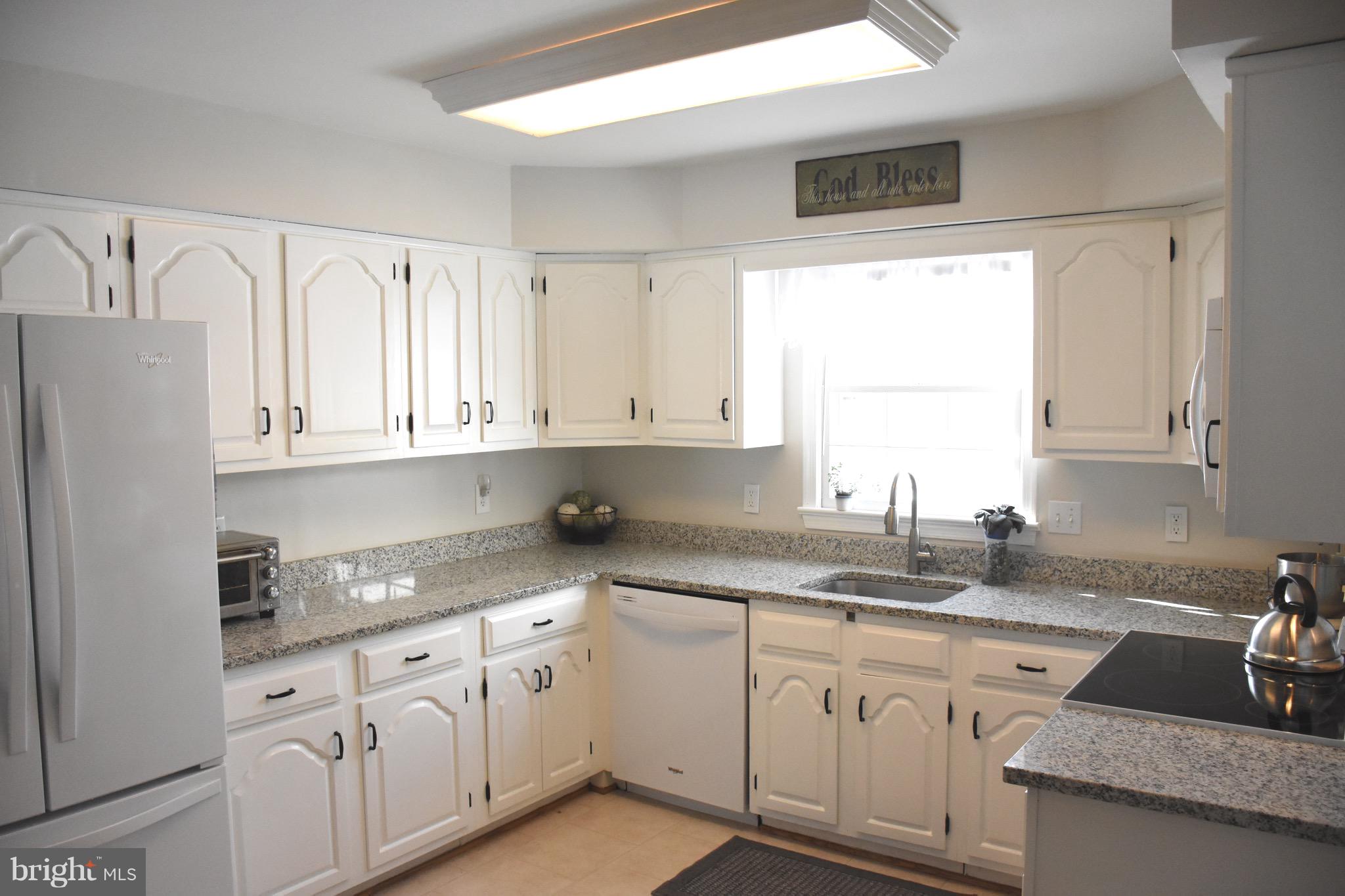 18825 Airmont Road Purcellville, VA 20132 - Photo 4 of 34 Updated Kitchen