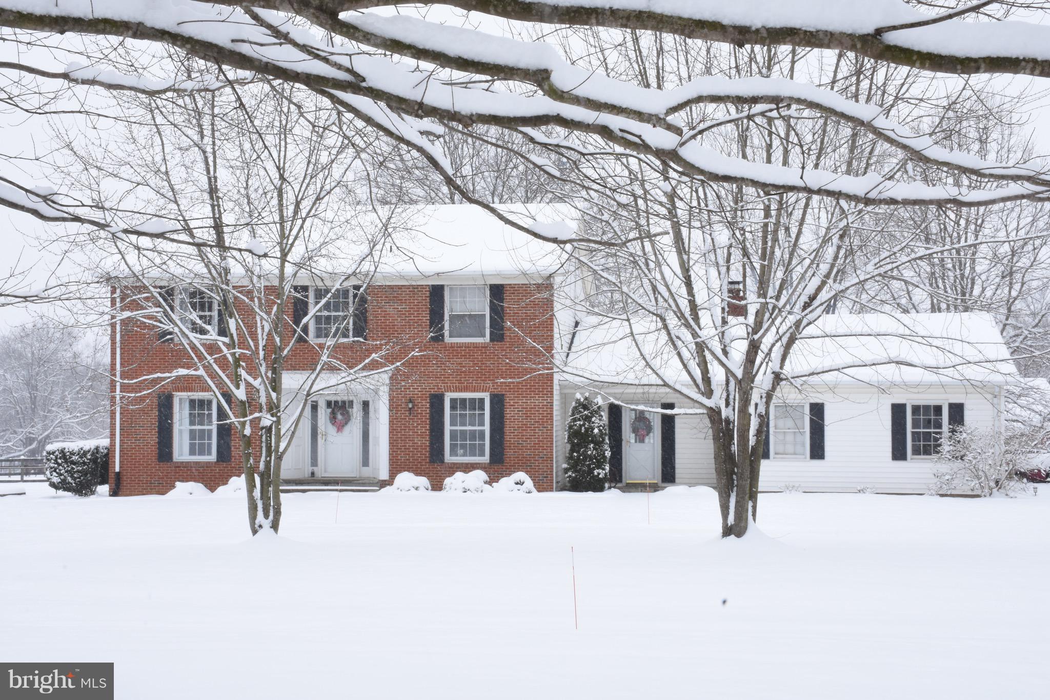 18825 Airmont Road Purcellville, VA 20132 - Photo 32 of 34 Front