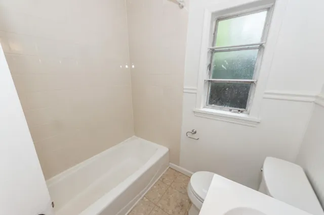 $2,750 | 1315 South Sherwood Drive, Charleston, SC 29407