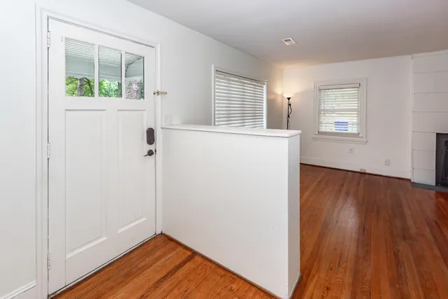 $2,750 | 1315 South Sherwood Drive, Charleston, SC 29407