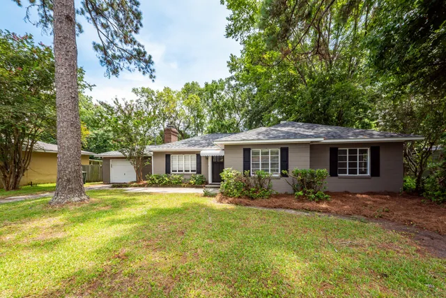 $2,750 | 1315 South Sherwood Drive, Charleston, SC 29407