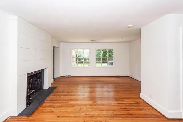 $2,750 | 1315 South Sherwood Drive, Charleston, SC 29407