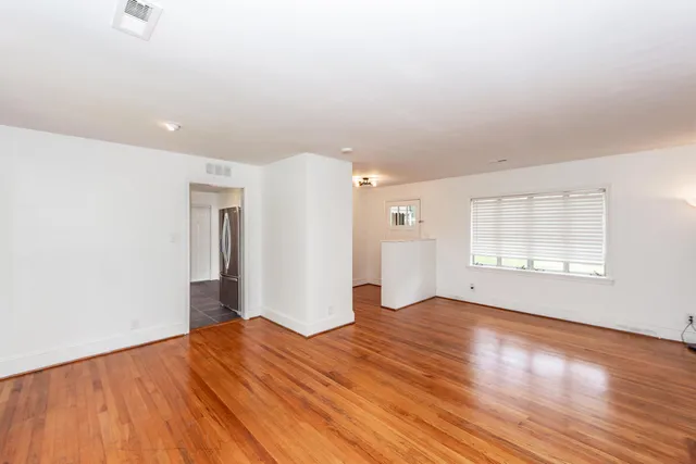 $2,750 | 1315 South Sherwood Drive, Charleston, SC 29407