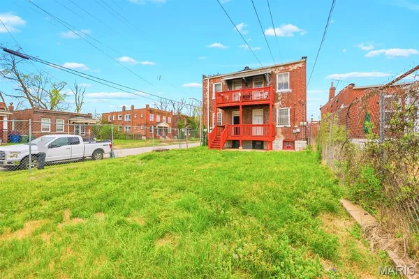 $100,000 | 4200 College Avenue, St. Louis, MO 63107