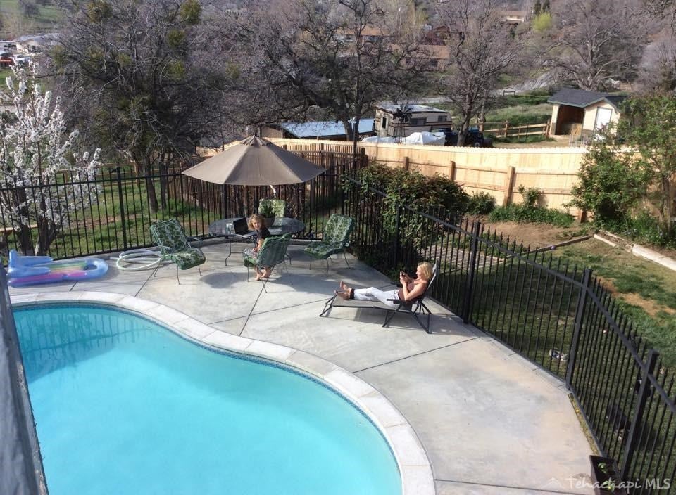 21008 Ridgeway Drive Tehachapi, CA 93561 - Photo 8 of 67 Gallery Image 8