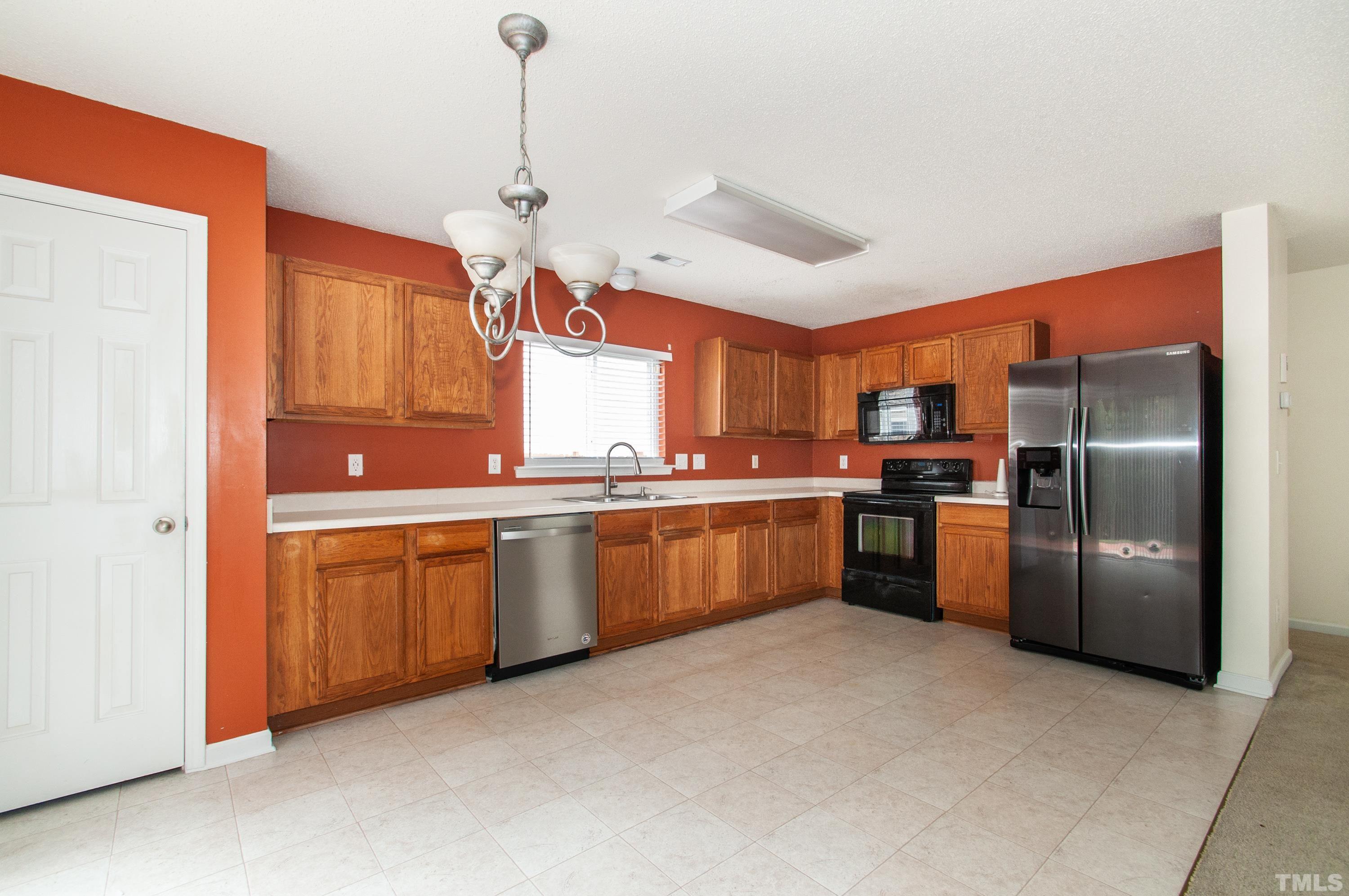 8115 Cohosh Court Raleigh, NC 27616 - Photo 5 of 24 Gallery Image 5