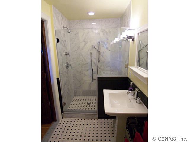 152 Dartmouth Street Rochester, NY 14607 - Photo 4 of 11 Bathroom