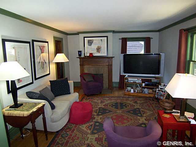 152 Dartmouth Street Rochester, NY 14607 - Photo 9 of 11 Other Master bedroom sitting area