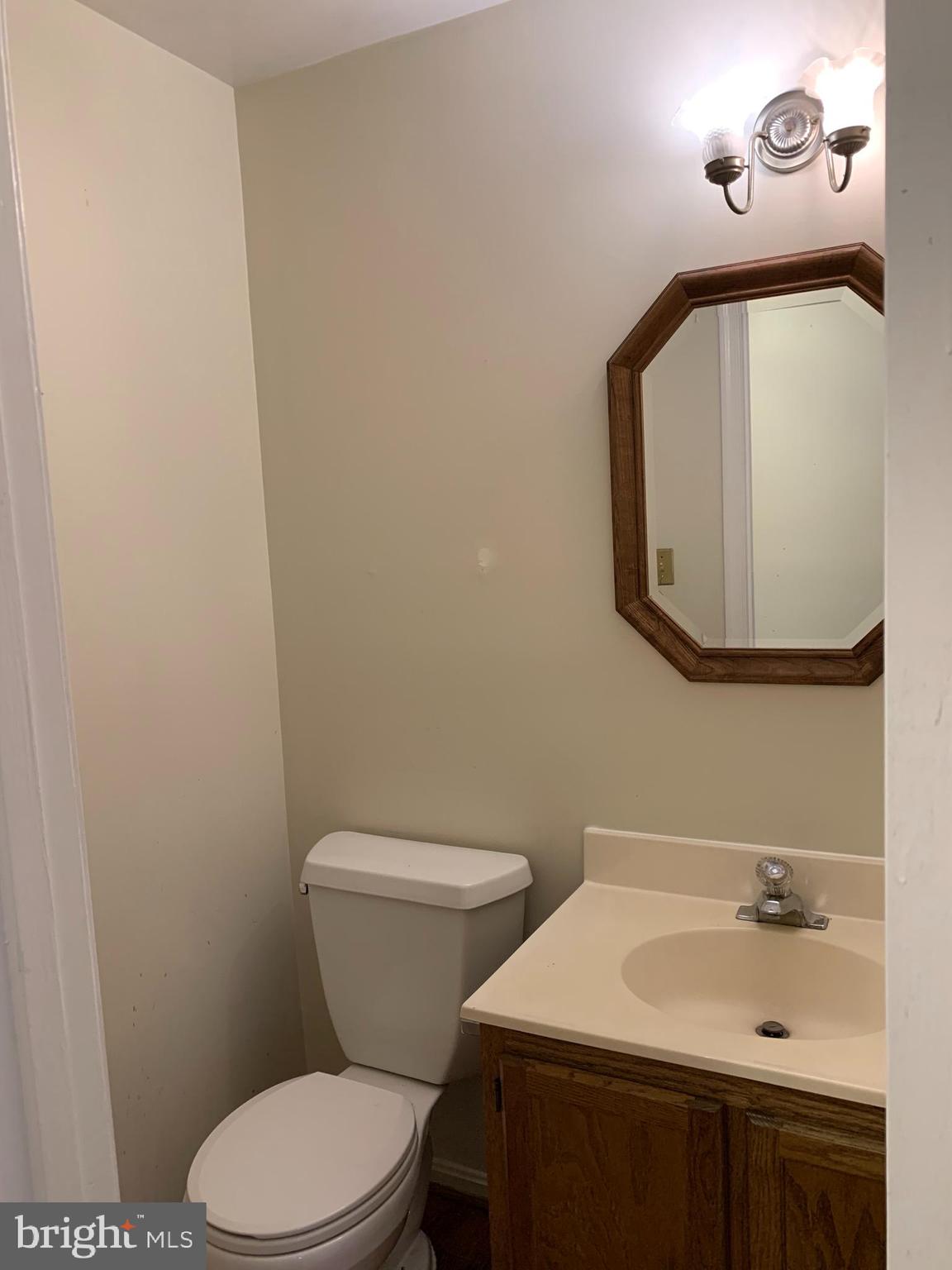 1620 Mithering Lane Silver Spring, MD 20905 - Photo 14 of 47 Half bath