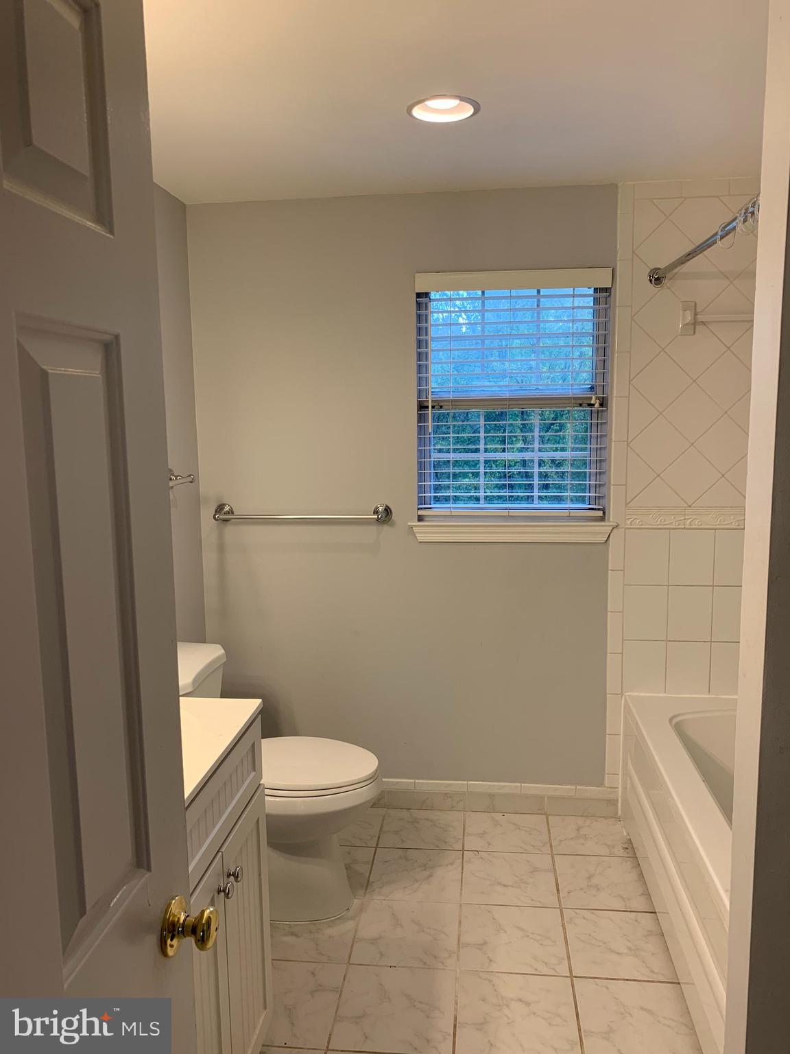 1620 Mithering Lane Silver Spring, MD 20905 - Photo 27 of 47 Full bathroom no. 1