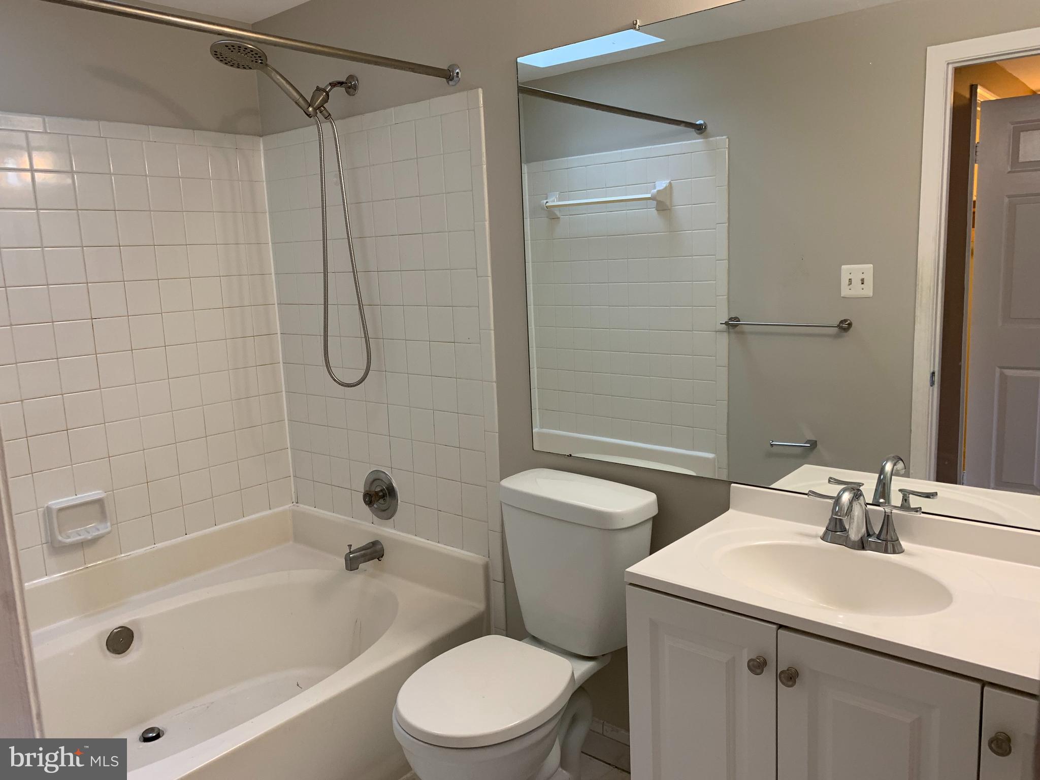 1620 Mithering Lane Silver Spring, MD 20905 - Photo 41 of 47 Master bath