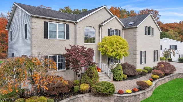 $1,250,000 | 73 Big Piece Road, Fairfield, NJ 07004