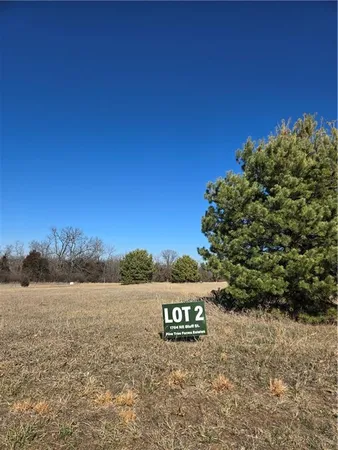 $160,000 | 1704 Northeast Bluff Street, Lee's Summit, MO 64086