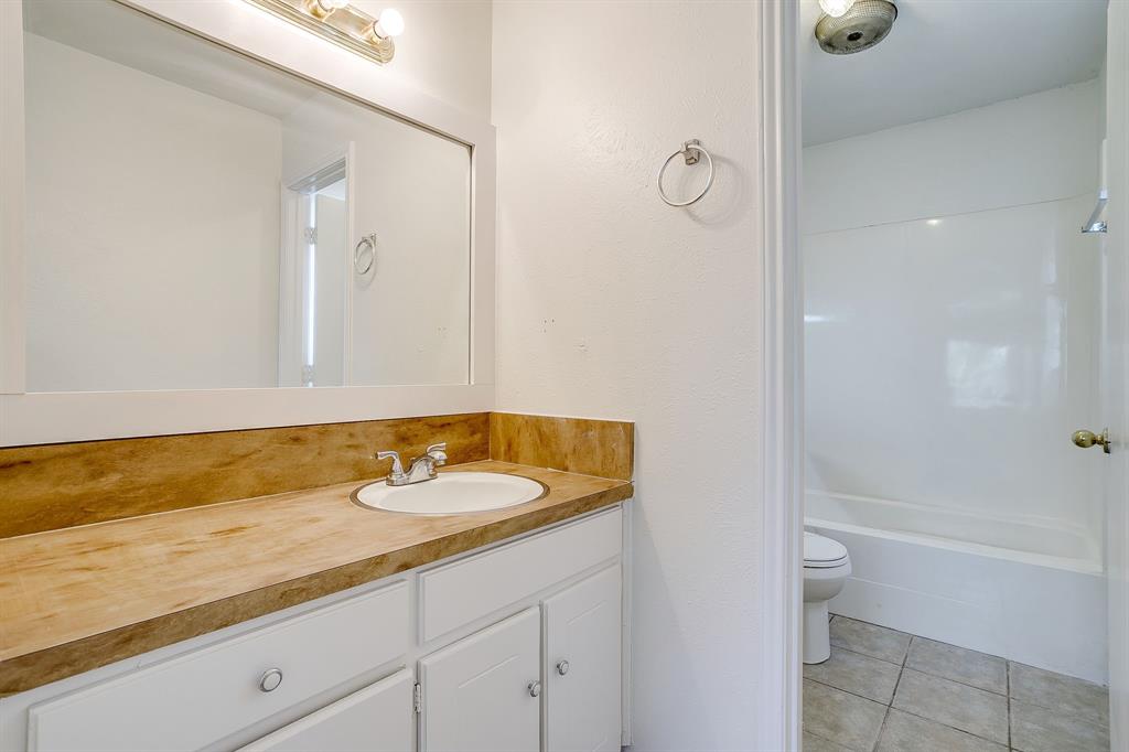 1203 North Nolan River Road, Unit A Cleburne, TX 76033 - Photo 14 of 20