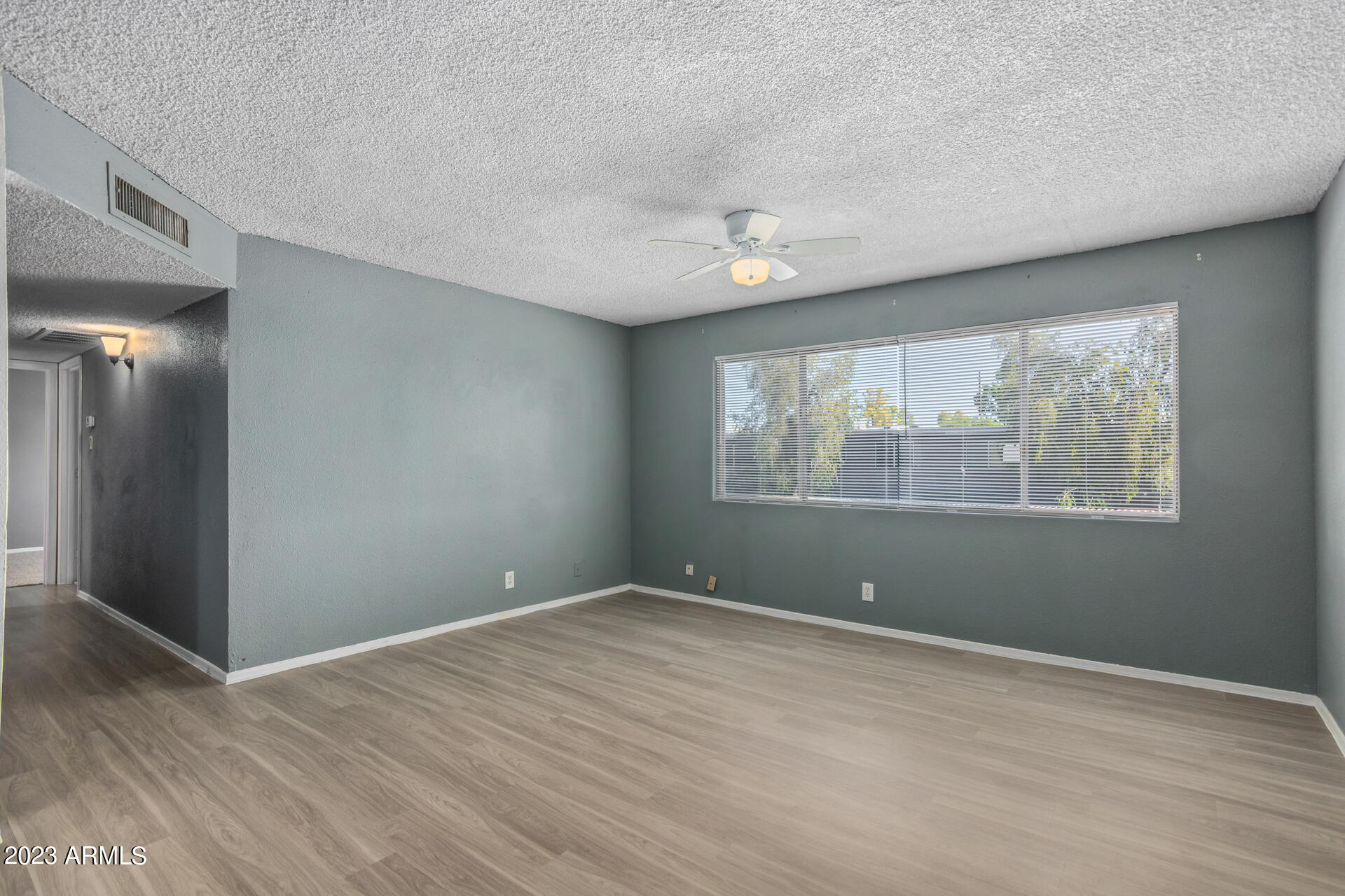 424 West Brown Road, Unit 212 Mesa, AZ 85201 - Photo 4 of 32 03 - Brown
