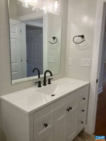 $425,000 | 25911 North James Madison Highway, New Canton, VA 23123