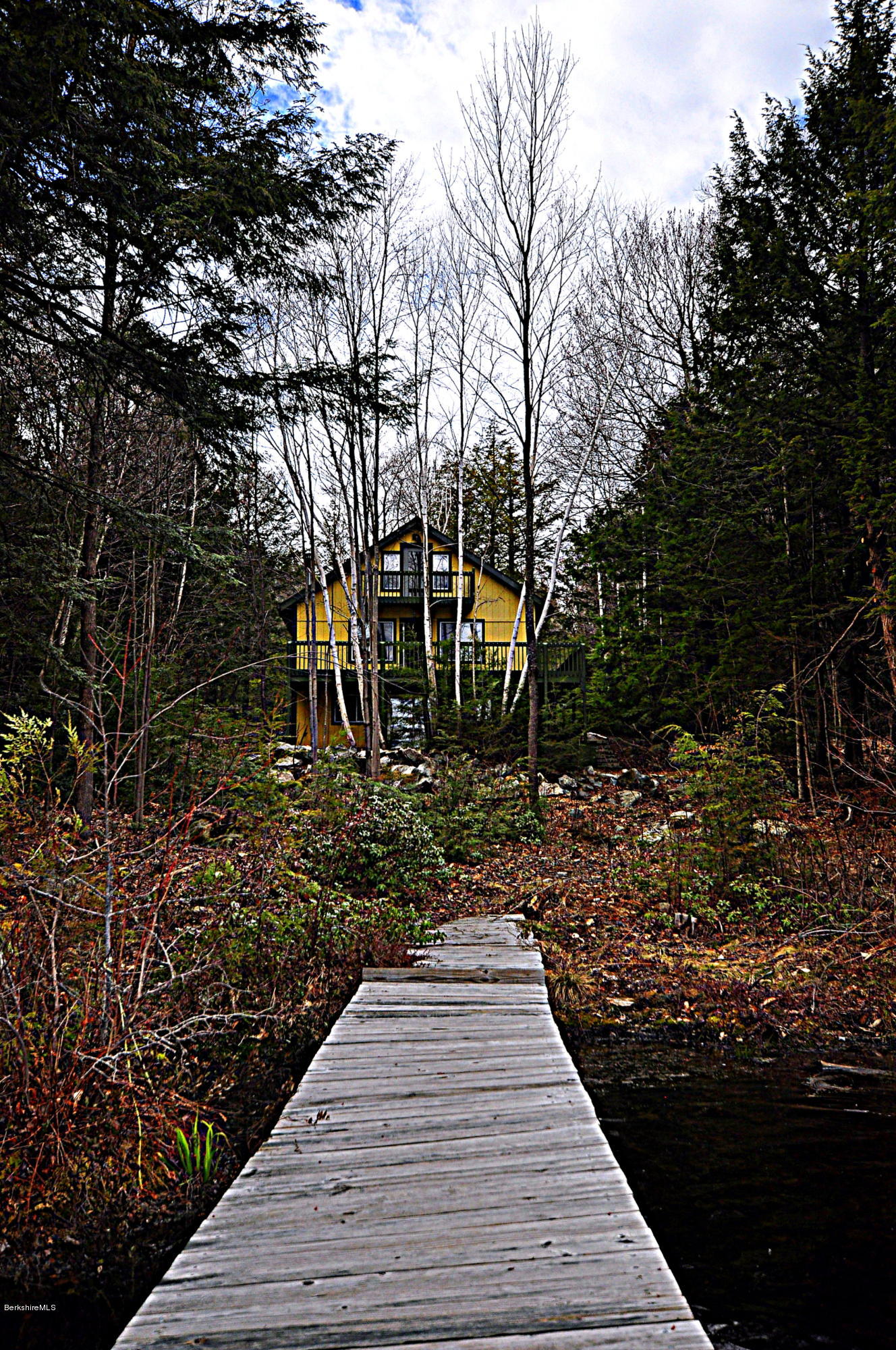 462 East Otis Road Tolland, MA 01034 - Photo 4 of 29 a backyard of a house with lots of green space