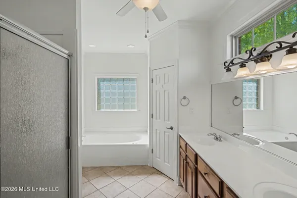 $469,000 | 4425 Chamberlin Oaks Drive, Hernando, MS 38632