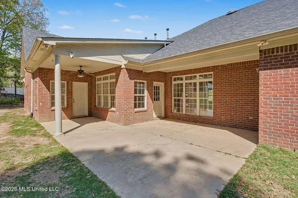$469,000 | 4425 Chamberlin Oaks Drive, Hernando, MS 38632