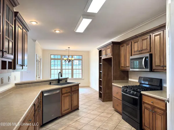$469,000 | 4425 Chamberlin Oaks Drive, Hernando, MS 38632