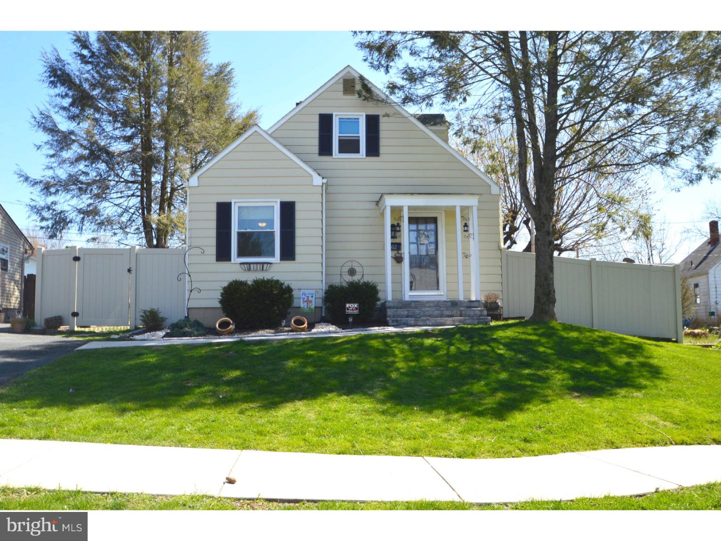 802 Poplar Road Hellertown, PA 18055 - Photo 1 of 25 Gallery Image 1