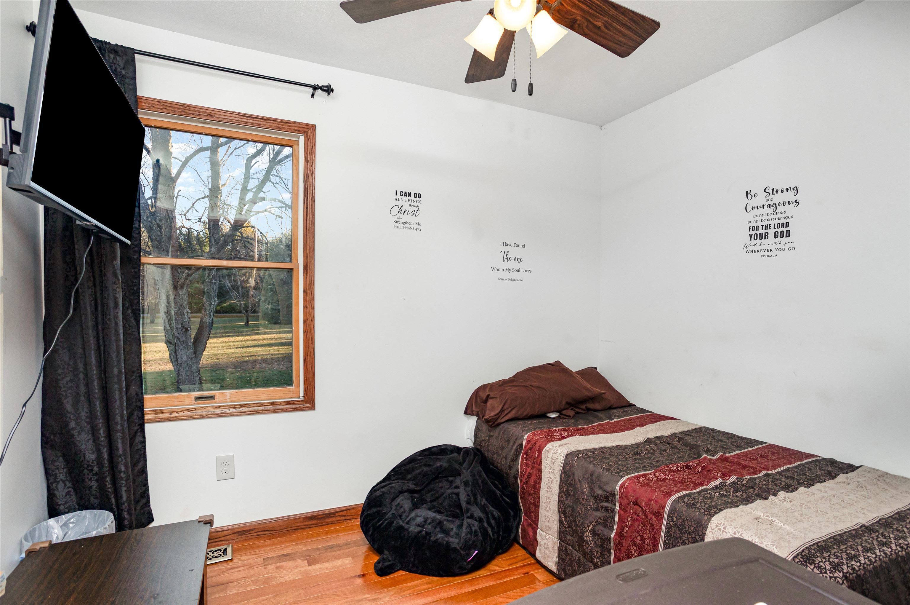 330 West Broomfield Road Mount Pleasant, MI 48858 - Photo 7 of 26 1940237-b52adffb-132d-45a0-936f-463c5edbf1f1.JPG