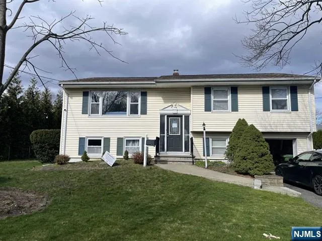 $4,800 | 157 Windsor Road, Paramus, NJ 07652