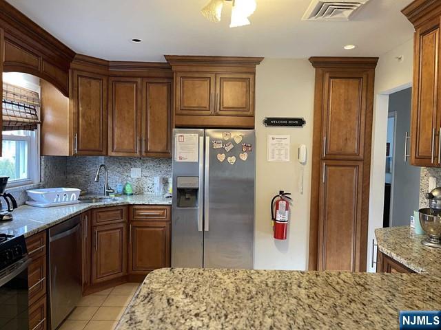 157 Windsor Road Paramus, NJ 07652 - Photo 13 of 33