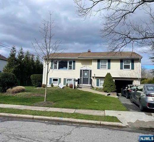 $4,800 | 157 Windsor Road, Paramus, NJ 07652