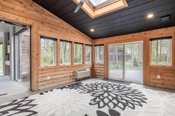 $789,900 | 713 Rollingwood Lane, Fort Wayne, IN 46845