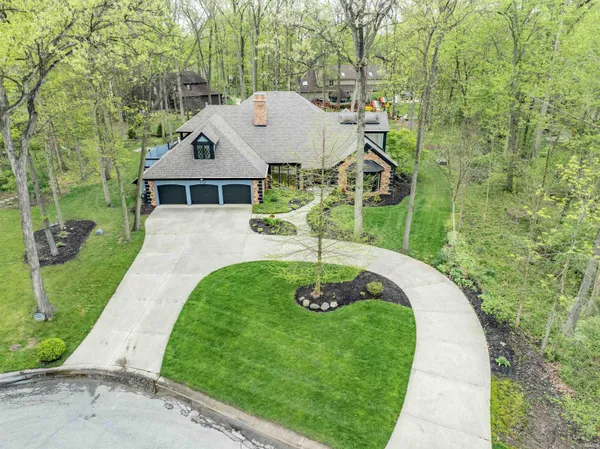 $789,900 | 713 Rollingwood Lane, Fort Wayne, IN 46845