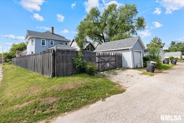 $150,000 | 1035 17th Avenue, Rock Island, IL 61201