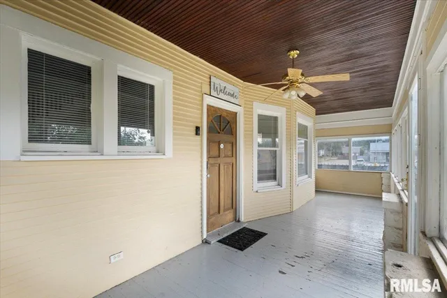 $150,000 | 1035 17th Avenue, Rock Island, IL 61201