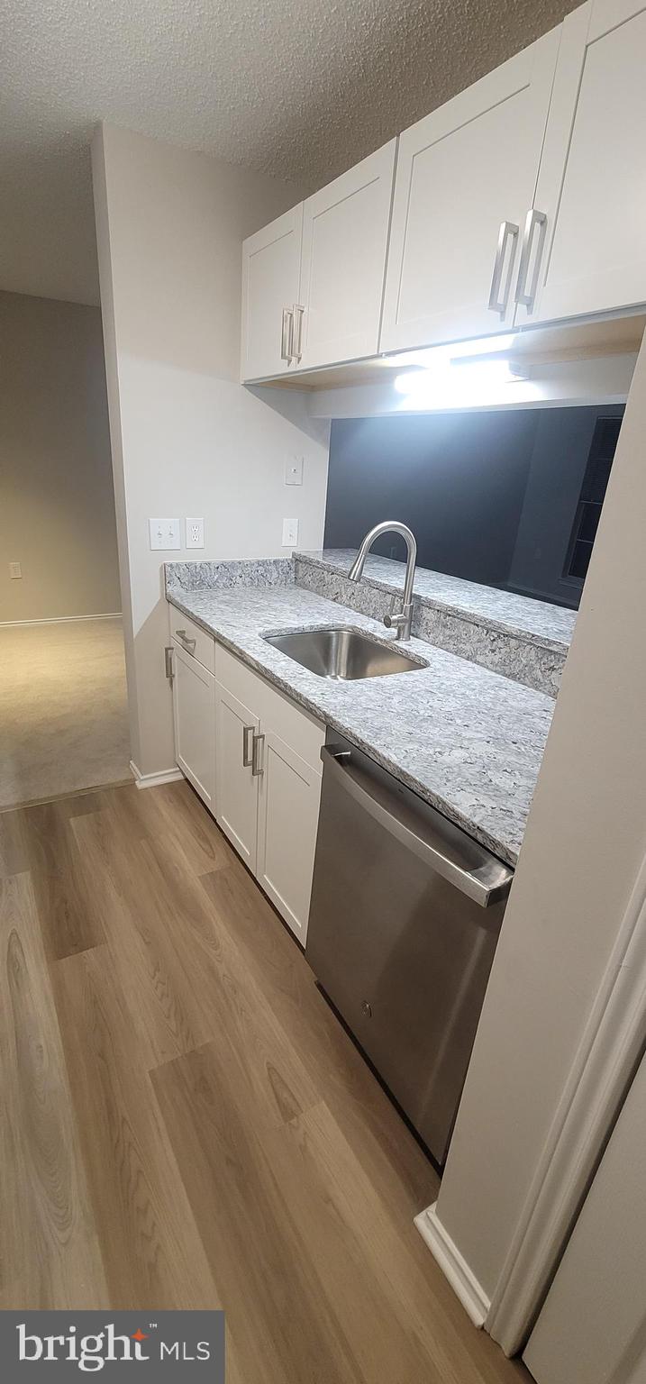 21023 Timber Ridge Terrace, Unit 301 Ashburn, VA 20147 - Photo 8 of 24 Gallery Image 8