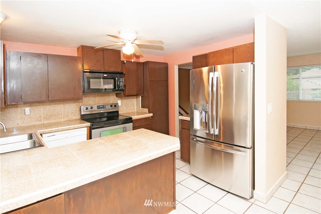 2118 168th Street Southeast Bothell, WA 98012 - Photo 5 of 11