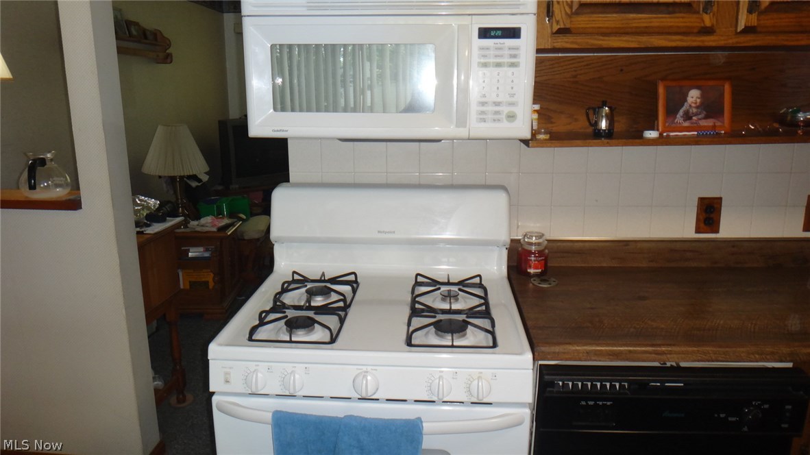 1899 Mathews Road Youngstown, OH 44514 - Photo 8 of 25 Gallery Image 8
