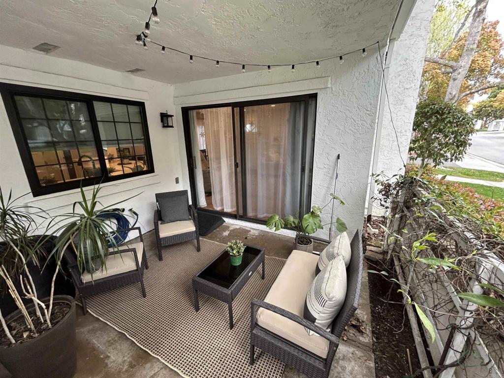3546 Voyager Circle Carmel Valley, CA 92130 - Photo 19 of 28 a living room with furniture and a window