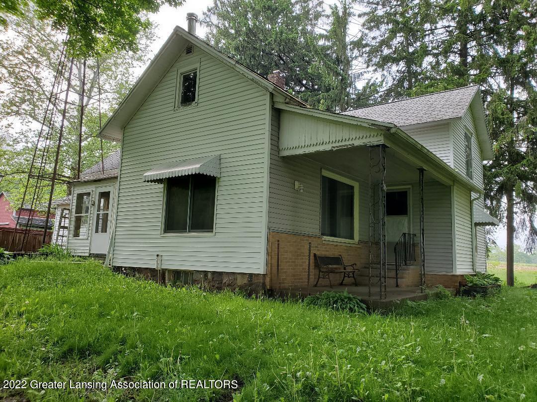 579 North Ainger Road Charlotte, MI 48813 - Photo 9 of 10 11