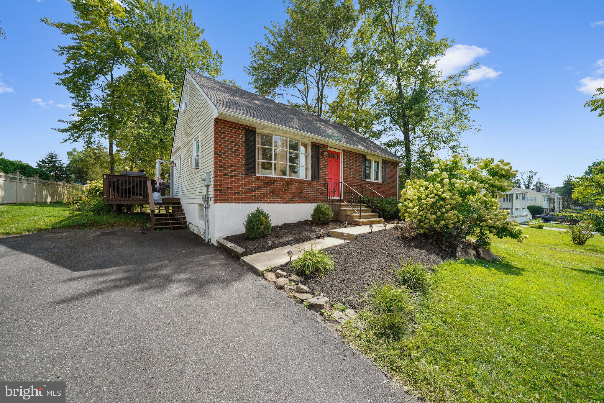 1470 North Valley Road Pottstown, PA 19464 - Photo 3 of 29 Gallery Image 3