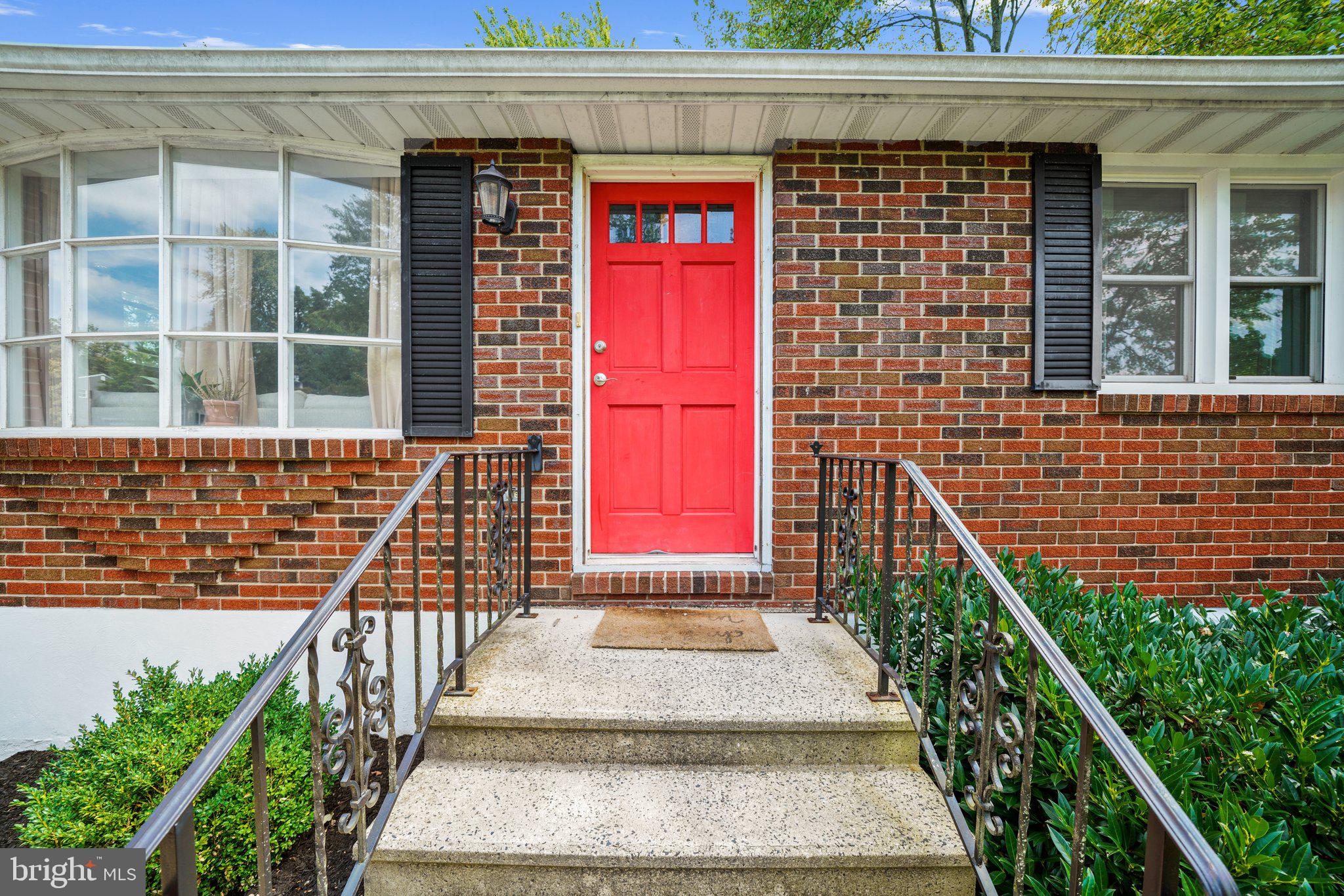 1470 North Valley Road Pottstown, PA 19464 - Photo 4 of 29 Gallery Image 4