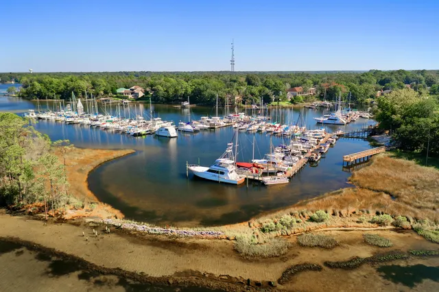 $350,000 | 86 Marina Cove Drive, Niceville, FL 32578